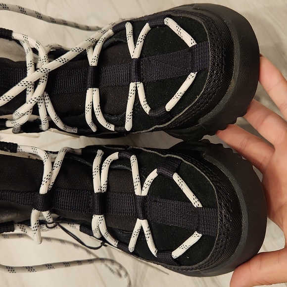 SOREL Ona Rmx Glacy Faux Fur Waterproof bootie in black size US 6.5 - Picture 16 of 17